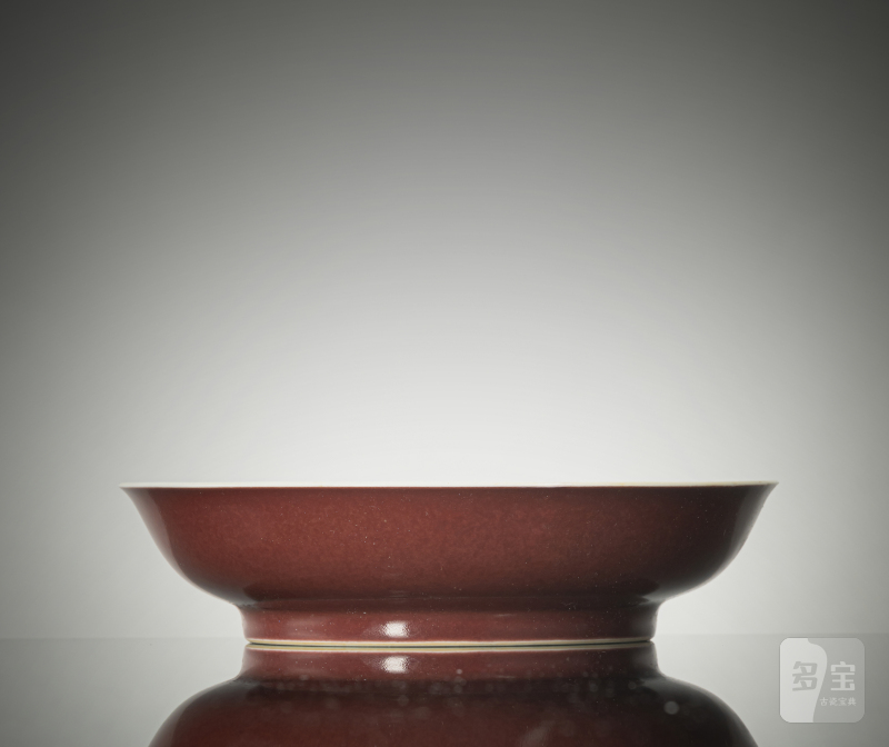 An Imperial porcelain 'saucer' with copper-red glaze - 图2